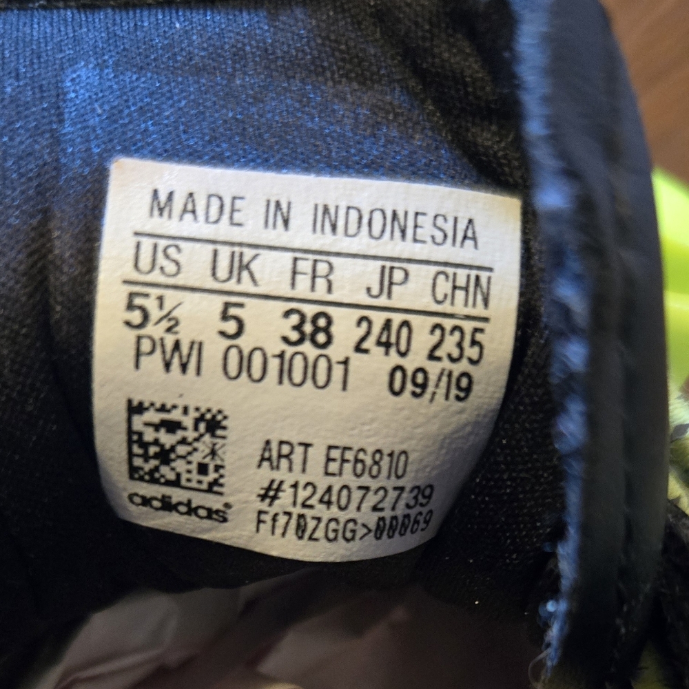 Adidas Kids Black and White Sneakers - Picture 11 of 12